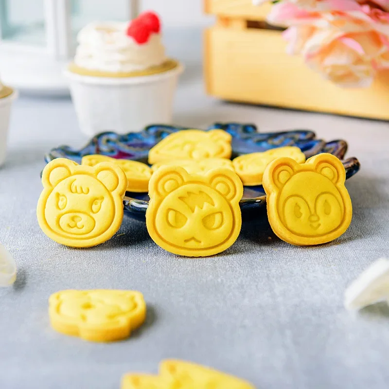 케이크 쿠키 동물의 숲 커터 귀여운 애니메이션 피규어  - Baking In Kitchen 리뷰 및 가격